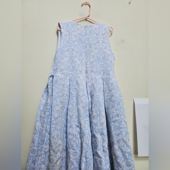 A soft blue and white dress - Picture 3 of 3